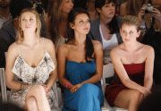 f2fd8e15565760.gif