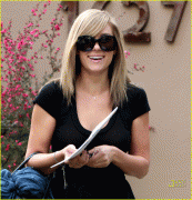 Lauren Conrad Leggy Candids pictures in Hollywood
