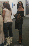 Britney Spears goes phone shopping pictures