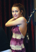Miley Cyrus senos