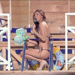 Belen Rodriguez canta balla sculetta bagno Sarabanda