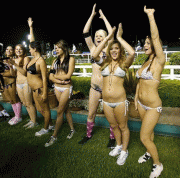 4ea77d7650351.gif